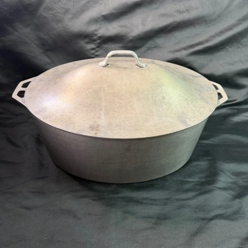 Vintage Art Cast Heavyware Oval Dutch Oven Roaster Aluminum 43 with Lid